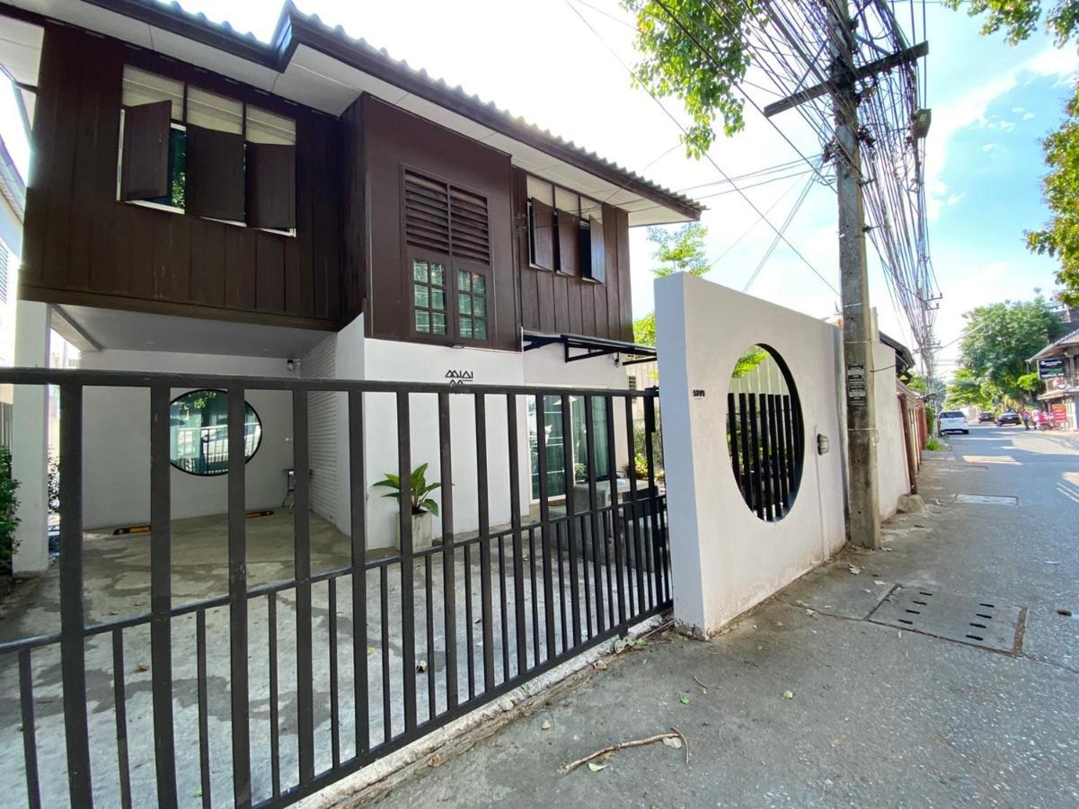 Mini-Me Home, A Cozy Entire House In Old City 치앙마이 외부 사진
